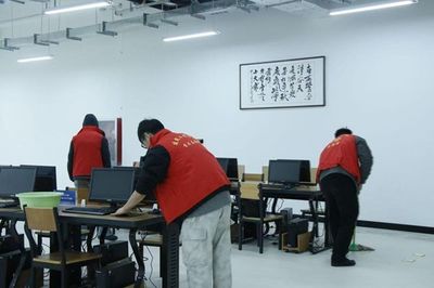 微光成炬，志愿同行——建筑工程學院開展學雷鋒志愿服務活動助力租賃服務